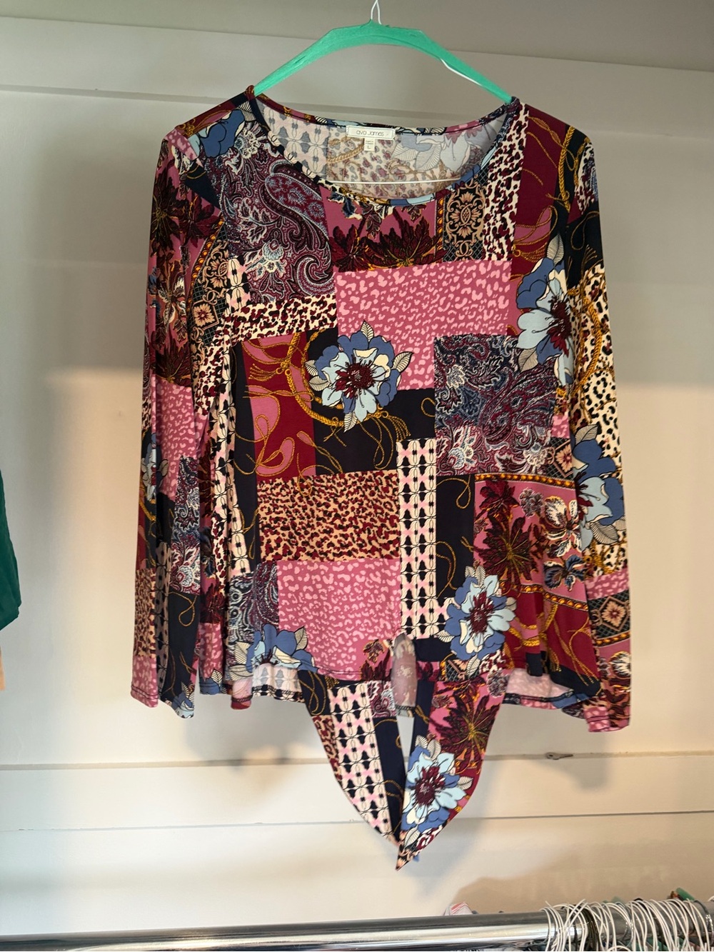 Ava James Women’s Long Sleeve Round Neck Blouse Top Red Multi Size Large - Picture 2 of 4